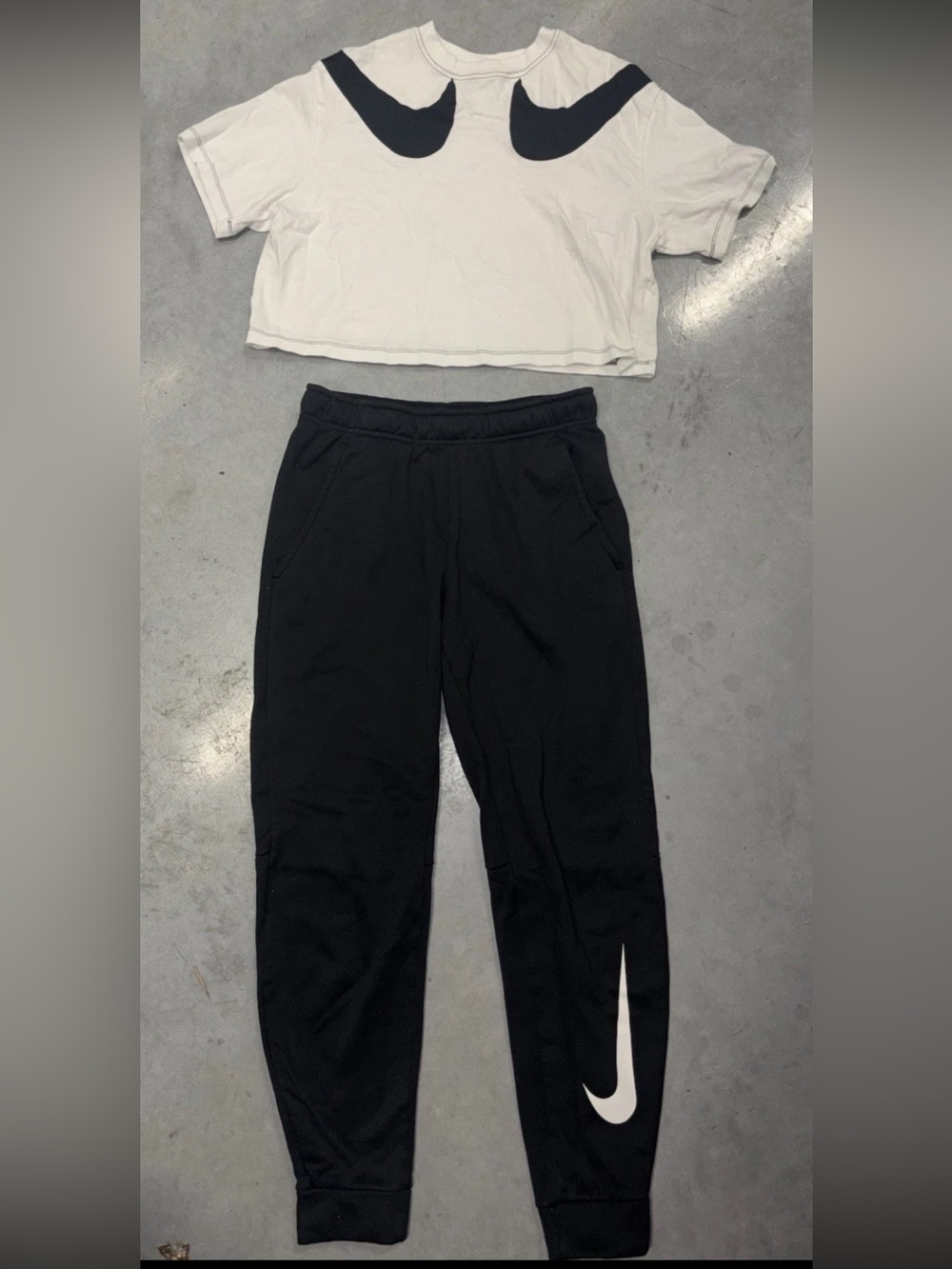 Nike Dri Fit Women's Black Joggers White  Cropped T Shirt 2PC Set SZ.S Swoosh